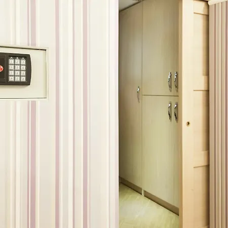 Lolart - Tiburtina Station Apartment *